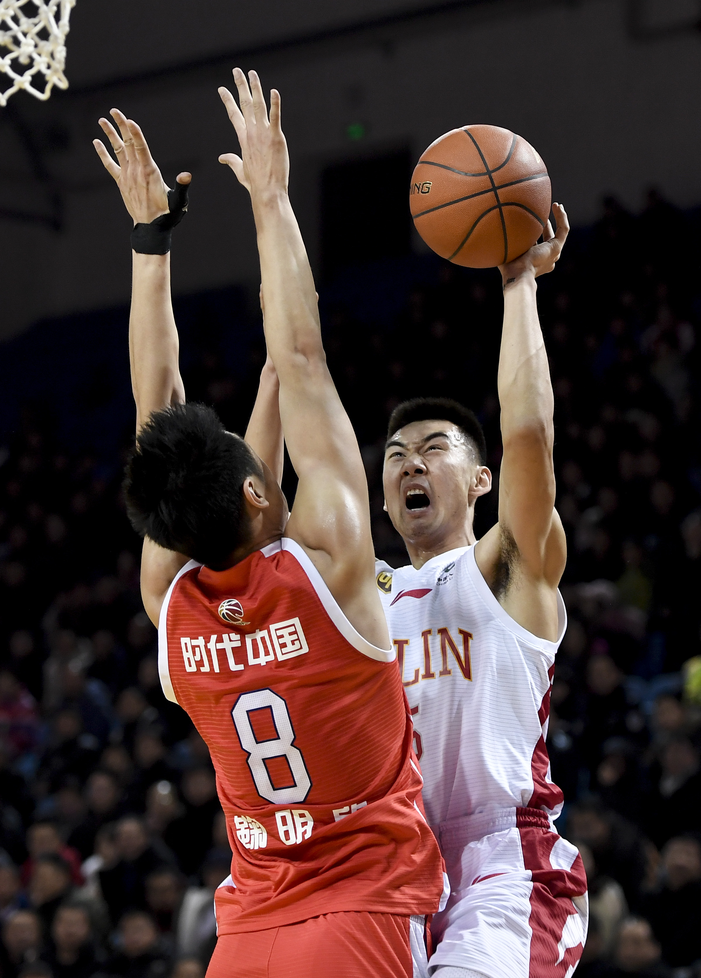 尤其在面对 尤其在面对