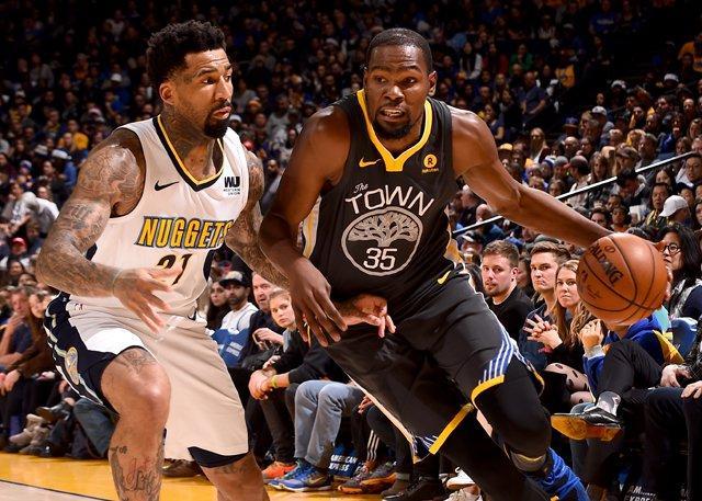 中的首次决 中的首次决