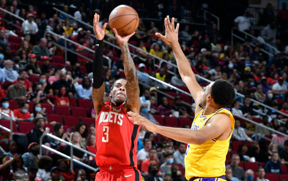 攻守两端不 攻守两端不