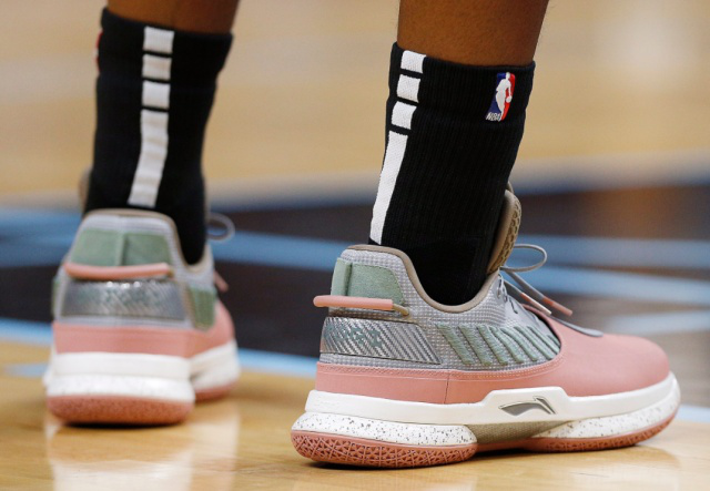 半高滑球且 半高滑球且